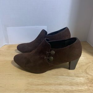 Rialto Brown Suede‎ Pull On Booties Heels Women's 9W